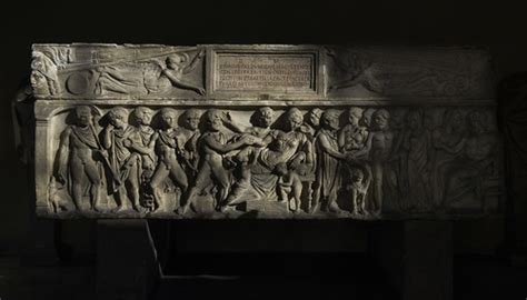 Sarcophagus of Helena: Eine Ode an die Ewigkeit und den Triumph über den Tod!